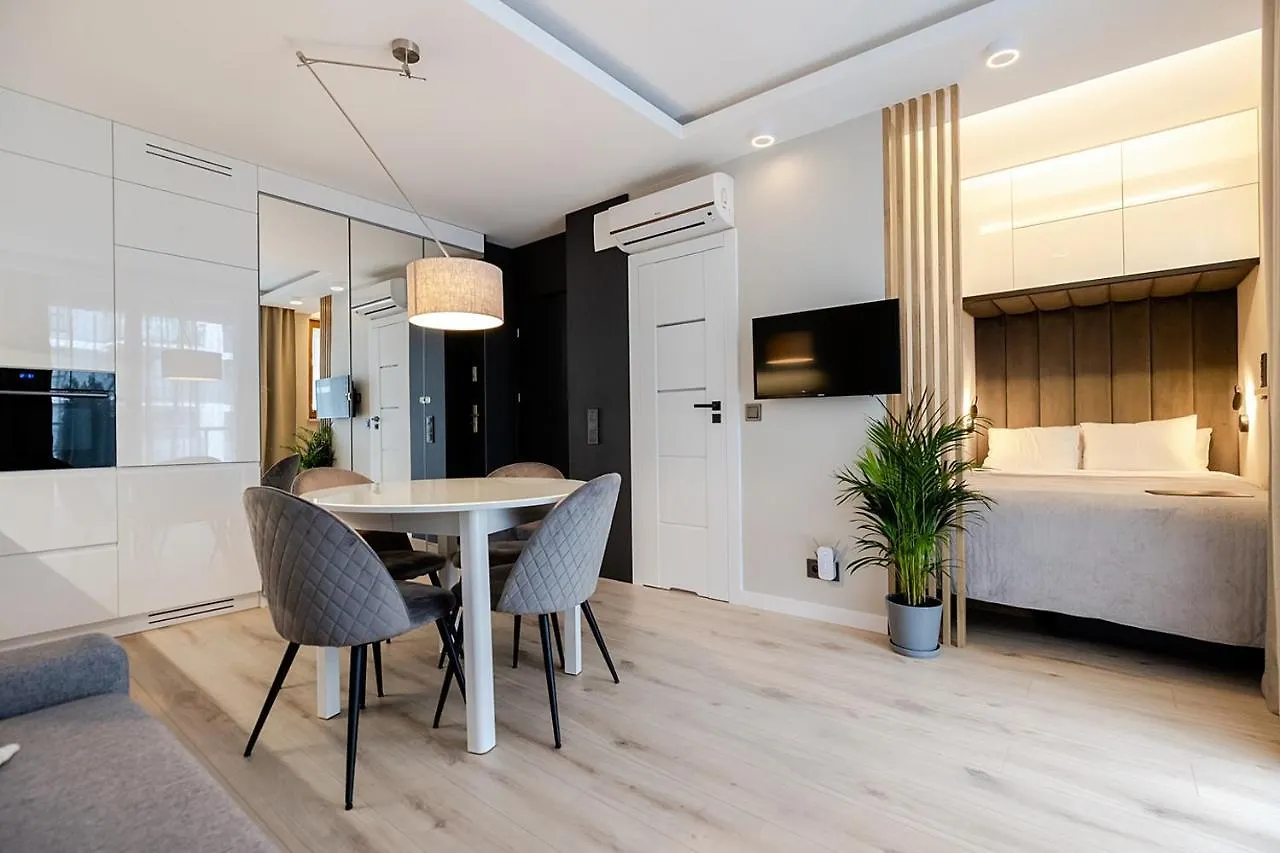 ורשה Apartment Wola, Wi-Fi, Smart Lock, Air Condition פולין